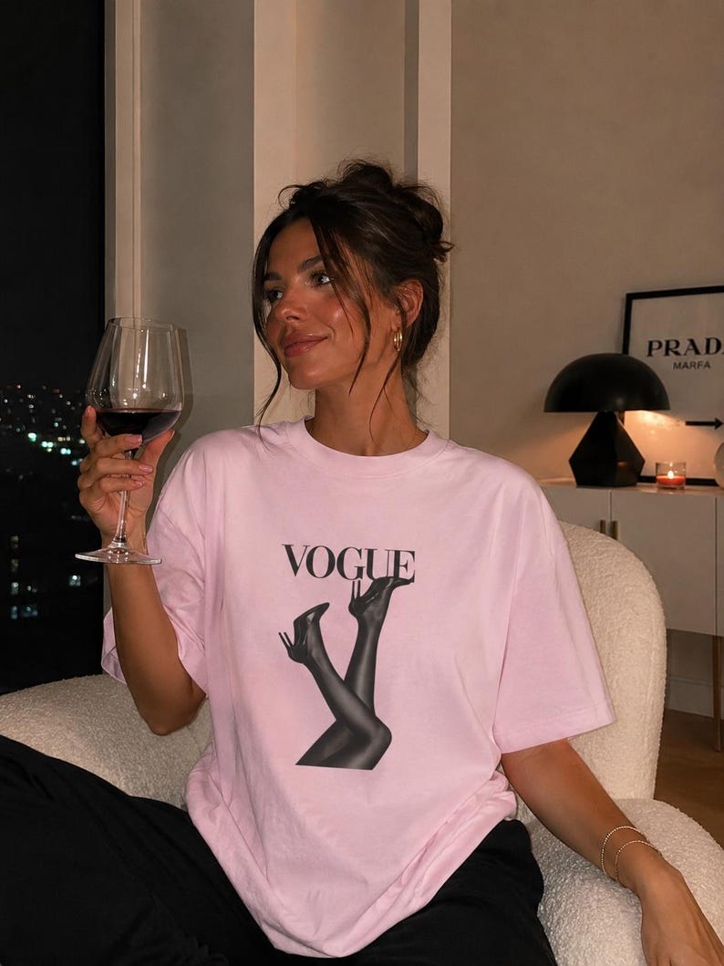 Vogue Legs Graphic Tee, Minimalist Fashion Shirt, Unisex Heavy Cotton Streetwear